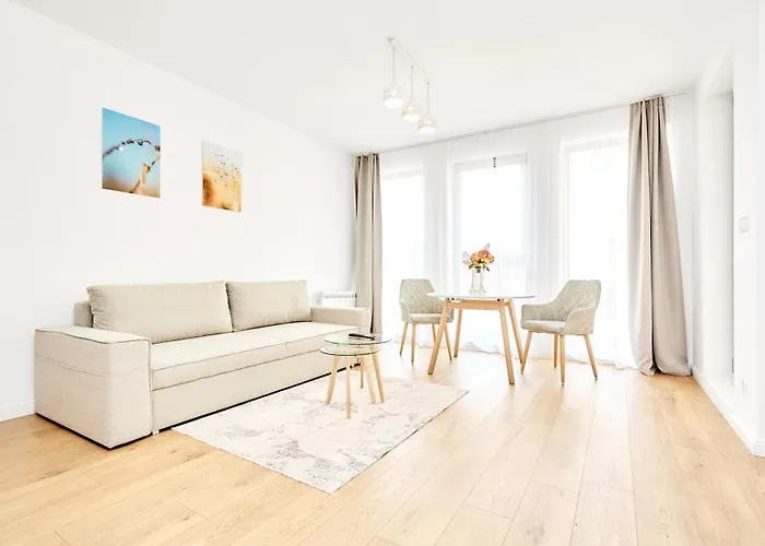 Azure - Cozy City Center Apartment With Balcony