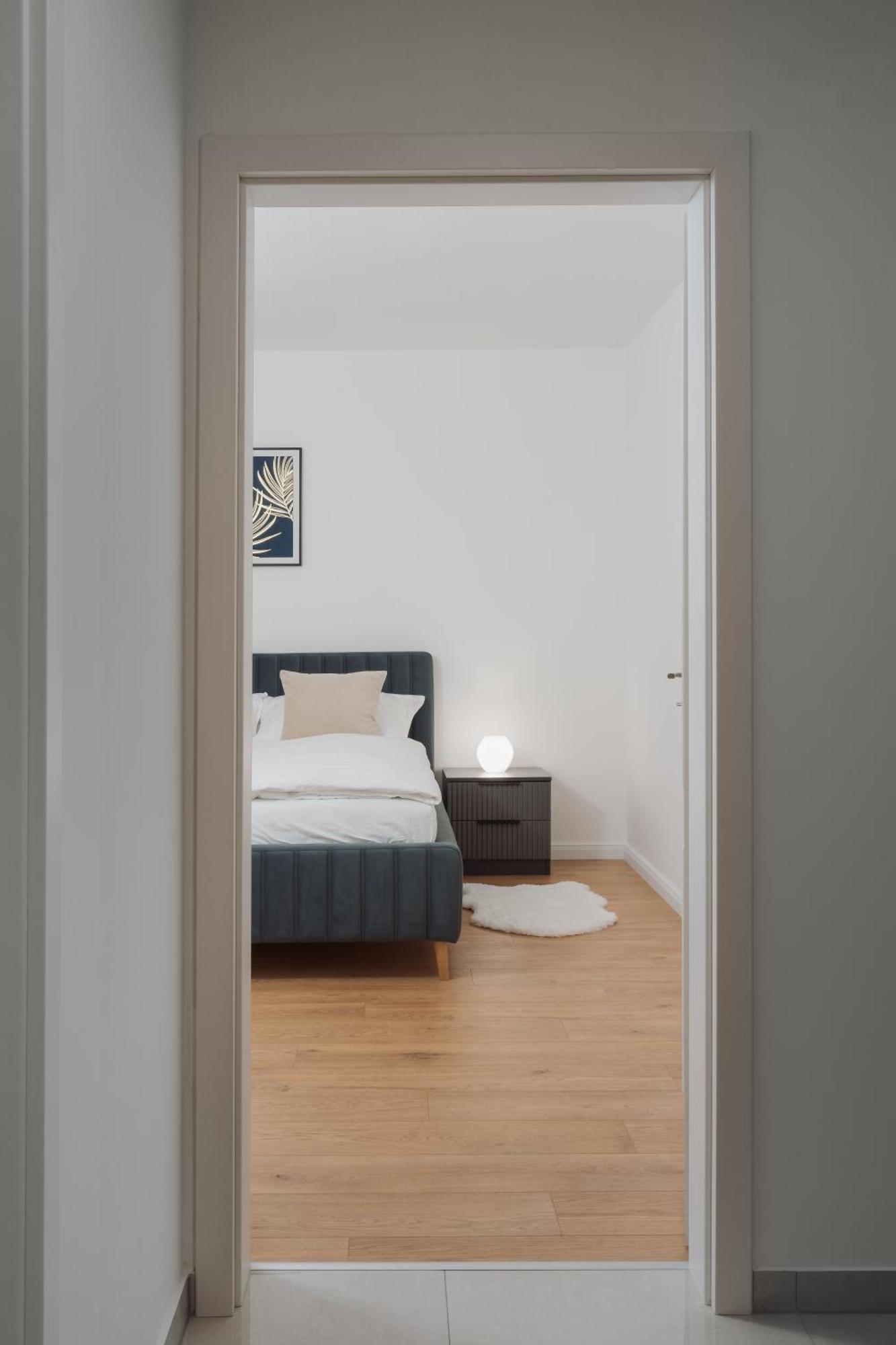 Azure - Cozy Center With Balcony Praga
