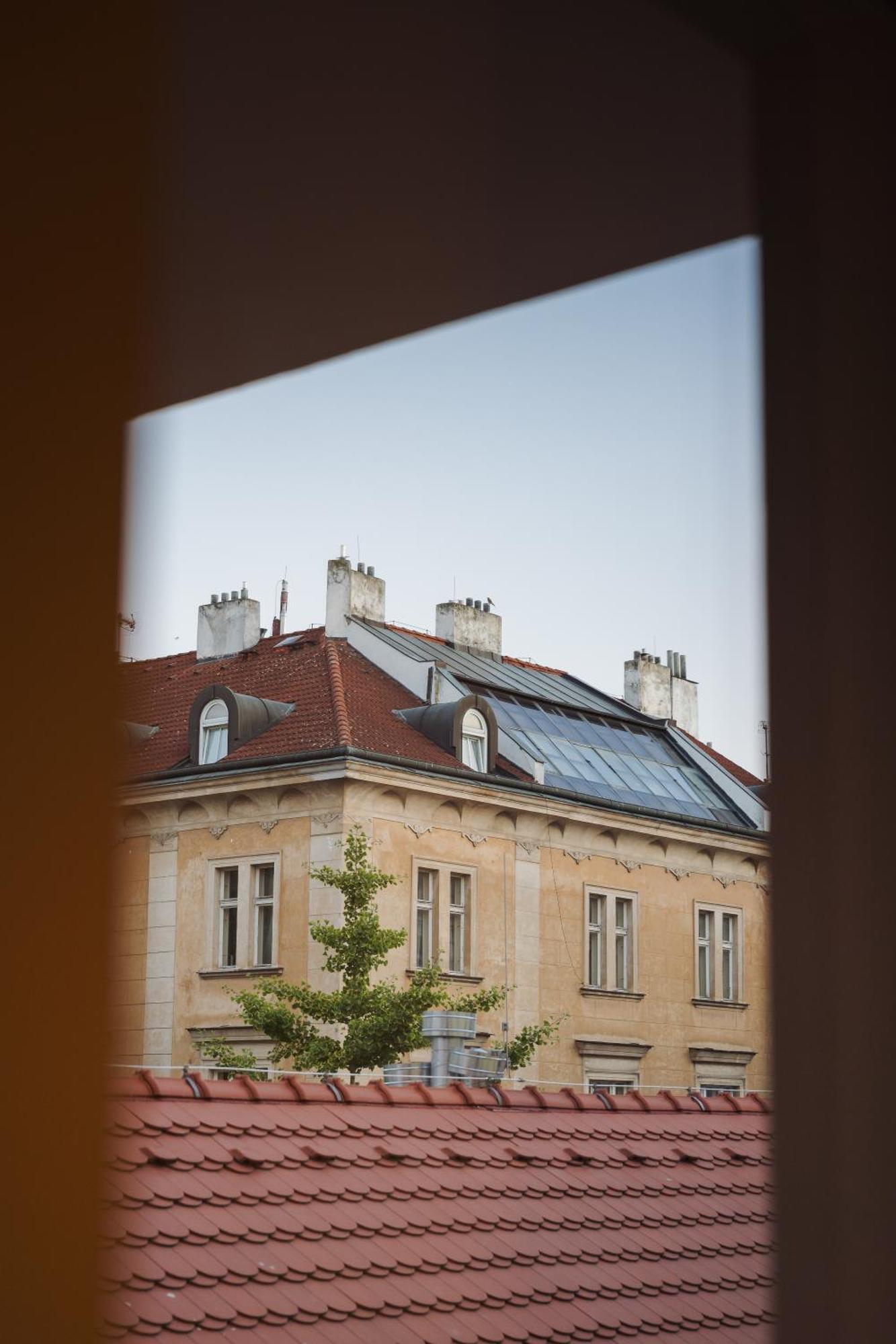 Azure - Cozy Center With Balcony * Praga